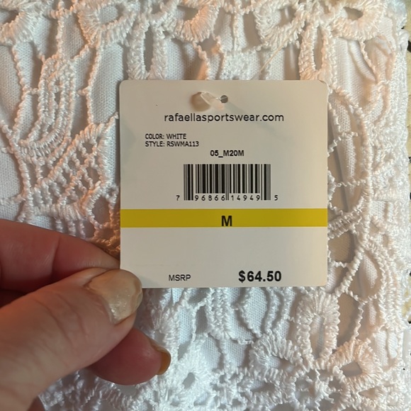 Ladies lined crisp white lace top. - Picture 8 of 10